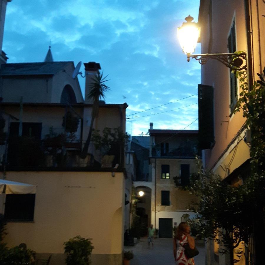 Mae Albenga Suites Kültér fotó